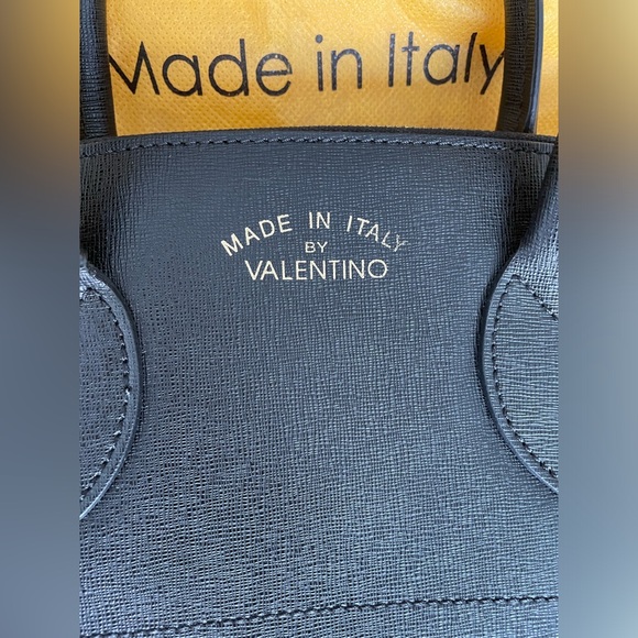 Designer Valentino handbag - Picture 3 of 11